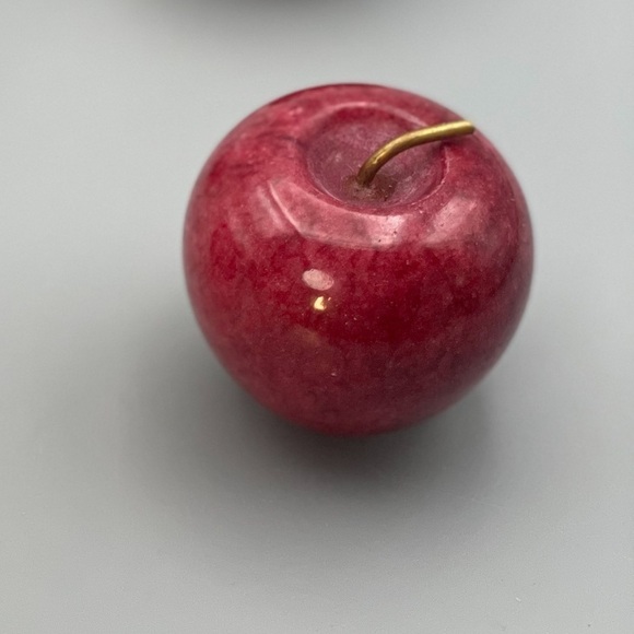 Onyx Red Apple, Solid Stone (1 apple per order) - Picture 7 of 7
